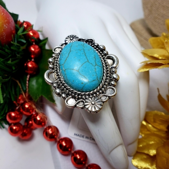New!  Adjustable Turquoise Semi Stone Statement Ring - Picture 7 of 9